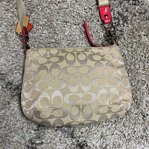 Coach Signature Pink Patent Trim Swingpack Crossbody Shoulder Bag - Picture 5 of 8
